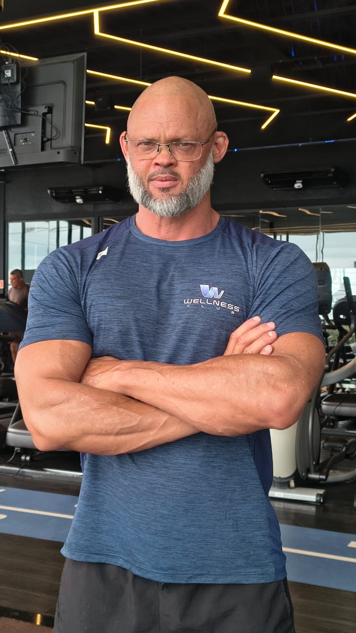 Atleta em pose de campeonato